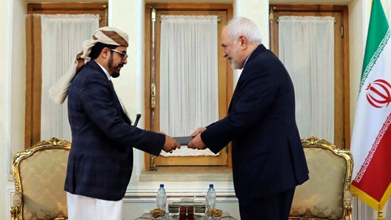 Iranpress: New Yemeni ambassador submits his credentials to Zarif