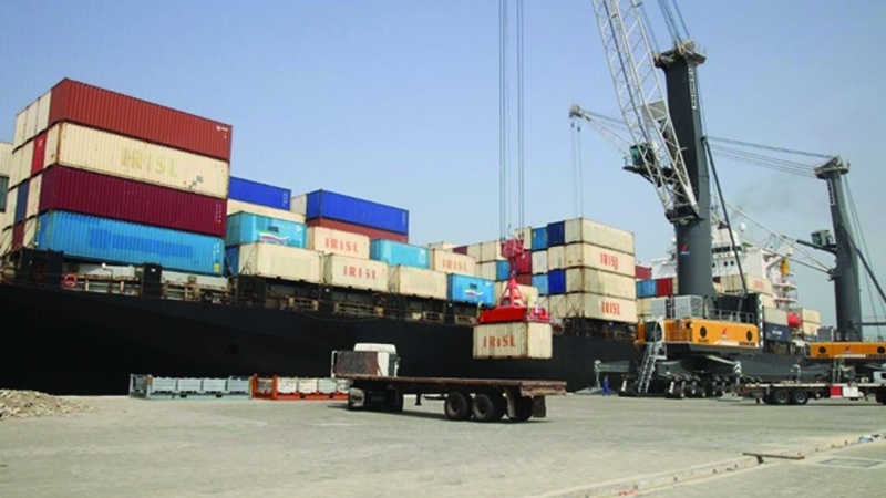 Iranpress: تصدير أول حمولة أفغانية إلى الهند عبر ميناء جابهار