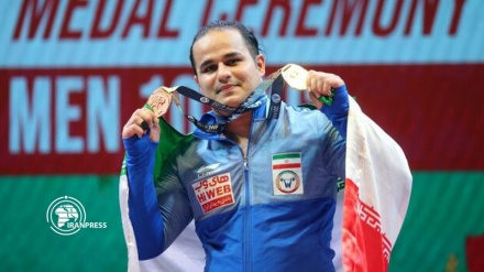 Iranian Weightlifter wins gold