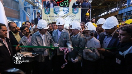 Photo: Iran inks agreement to develop Railway industry