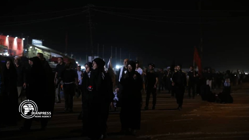Iranpress:  Photo: Thousands of pilgrims traveled to Iraq to participate in Arbaeen Trek