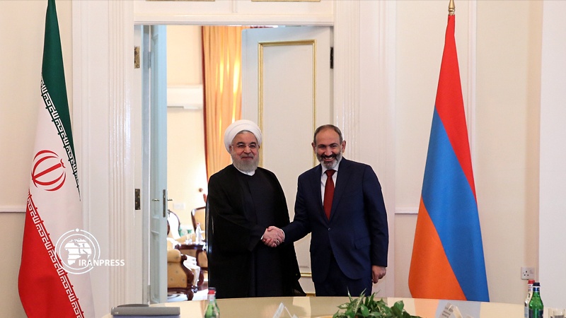 Iranpress: الرئيس روحاني: إيران تنظر إلى أرمينيا كصديق قديم