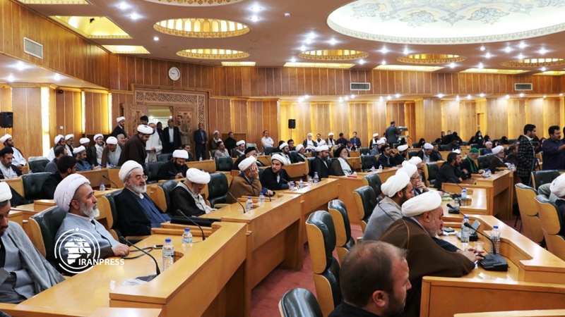 Iranpress: ملتقى " الأربعين رمز محبة الاديان الالهية للامام الحسين(ع)" في مشهد