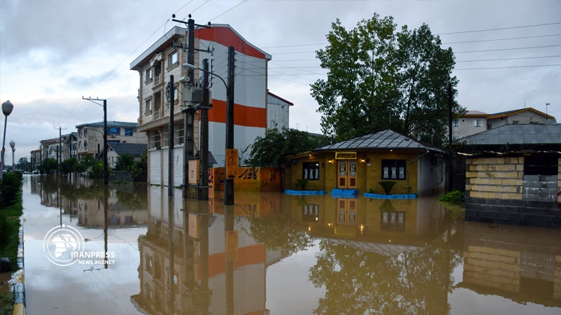 Iranpress: هطول أمطار الخريف والفيضانات في محافظة غيلان