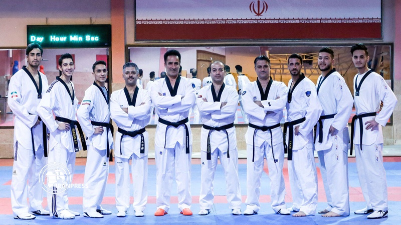 Iranpress: فريق التايكوندو الإيراني يحرز لقب الوصافة في منافسات صربيا