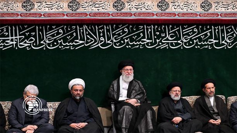 Iranpress: قائد الثورة الإسلامية: انتهاج طريق الحق يؤدي إلى اصلاح البلاد والعالم