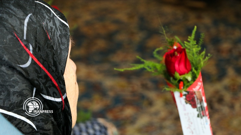 Iranpress: تكريم يوم "المسنّين" العالمي في مدينة أروميه