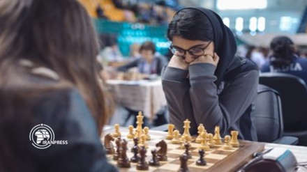 Young Iranian girl leads world chess championship