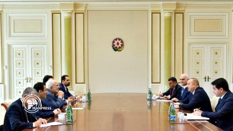 Iranpress: FM Zarif meets Azeri president