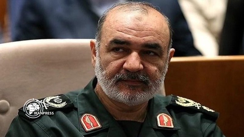 Iranpress: اللواء سلامي: الأعداء عاجزون أمام قوة الشعب الإيراني
