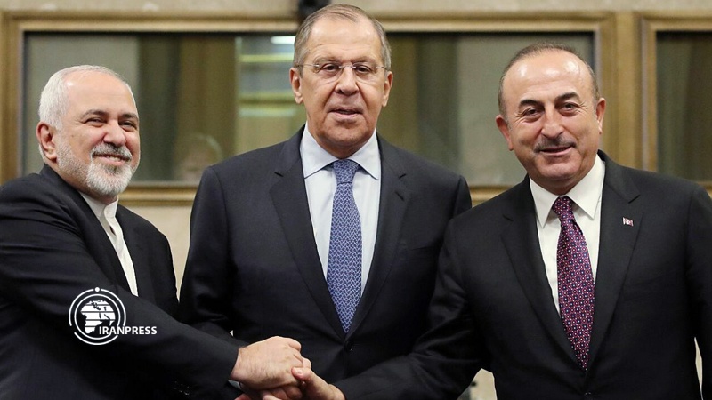 Iranpress: إيران وروسيا وتركيا تؤكد على وحدة أراضي سوريا