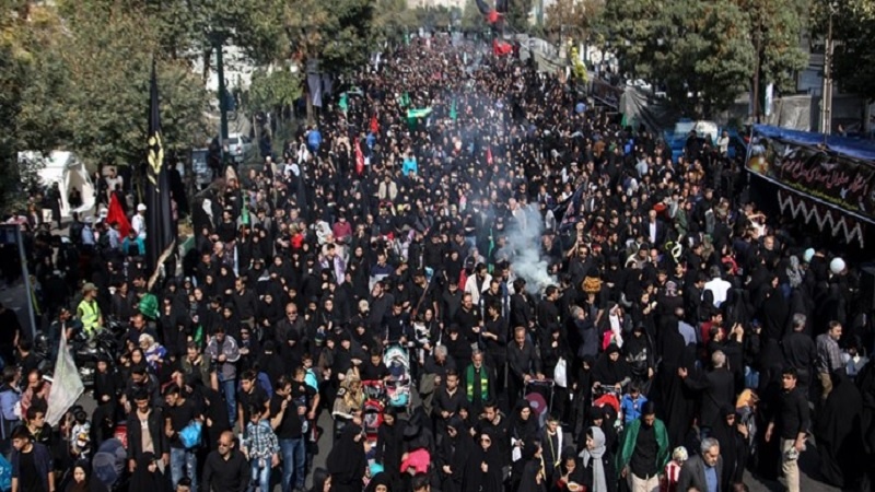 Iranpress: Millions of black-clad mourners