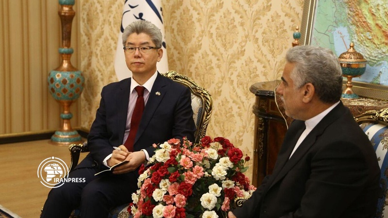 Iranpress: S. Korea emphasizes on boosting economic cooperation with Iran