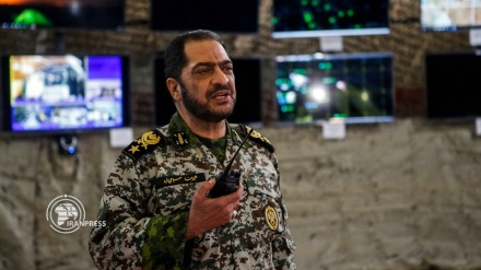 قائد القوة الجوية في الجيش الايراني يوجه تحذيرا لأعداء إيران