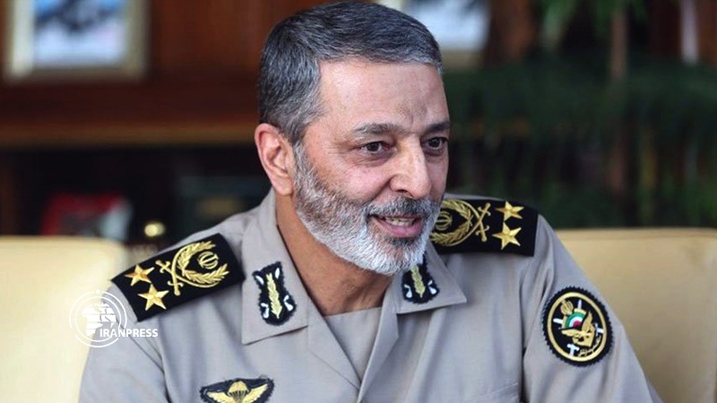 Iranpress: القائد العام للجيش الإيراني: سيستمر الكفاح ضد الاستكبار