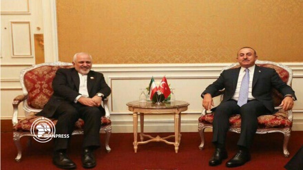 FM Zarif confers with Turkish counterpart in Antalya