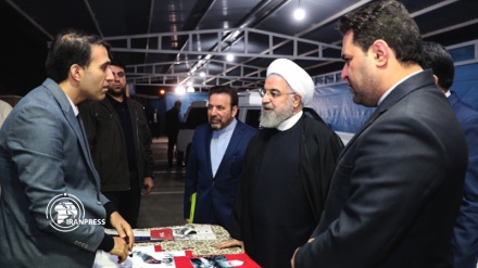 Rouhani visits Yazd’s top knowledge-based products