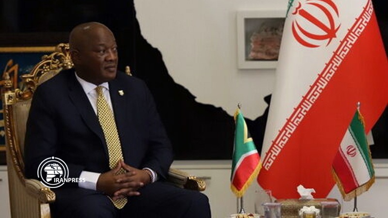 سفير جنوب أفريقيا لدى طهران يؤكد ضرورة تعزيز العلاقات مع إيران