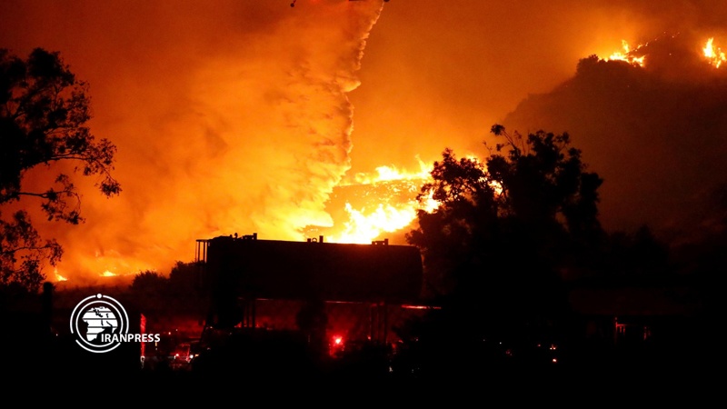 Iranpress:  California: thousands flee from fire burning near Santa Barbara