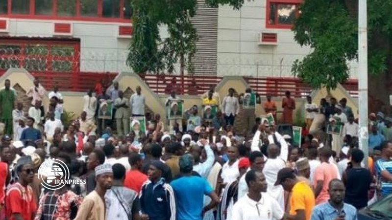 Iranpress: Nigerian forces open fire on Sheikh Zakzaky supporters