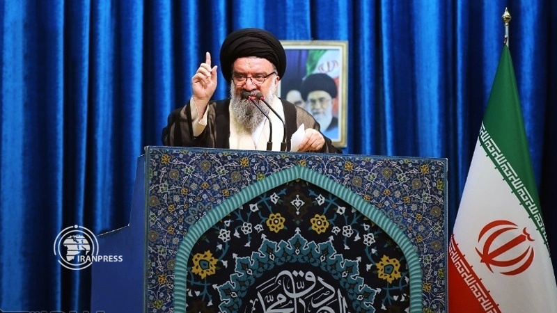 Iranpress: خطيب جمعة طهران: واشنطن وحلفاؤها وراء التحريض على أعمال الشغب الأخيرة 