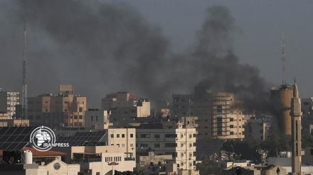 Israeli air strikes target civilian Gazans