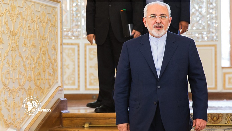 Iranpress: Zarif meets with 4 political figures from around the world in Tehran