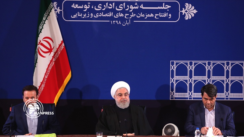 Iranpress: الرئيس روحاني يفتتح عدة مشاريع في محافظة يزد عبر الفيديو كونفرانس