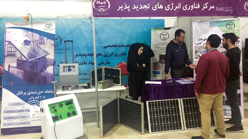 Iranpress: معرض التكنولوجيا والإبتكار؛ ساحة لتألق الشباب الإيراني المبدع