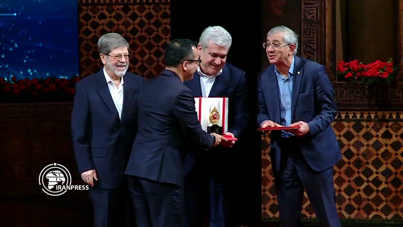 Iranpress: 3 Iranians, 2 Turkish scholars win Mustafa Prize