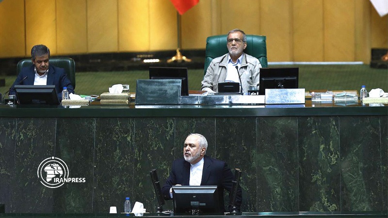 Iranpress: Zarif responds MPs on money laundering & Iran-US negotiations