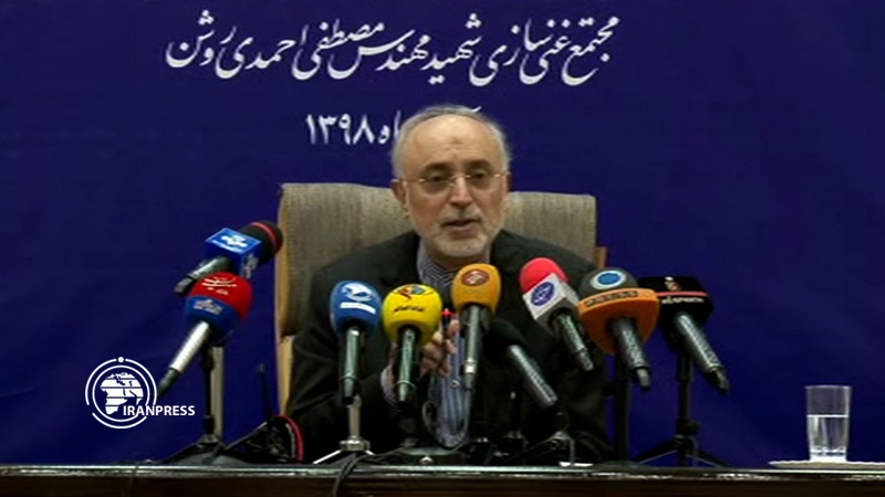 Iranpress: صالحي: إيران قادرة على إنتاج أي نوع من أجهزة الطرد المركزي