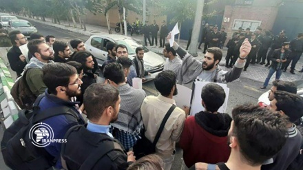 Iran's pro-Palestinian students protest Balfour Declaration