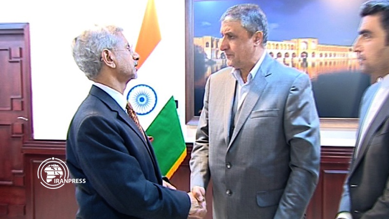 Iranpress: Iran, India discuss expanding bilateral efforts in transit sector