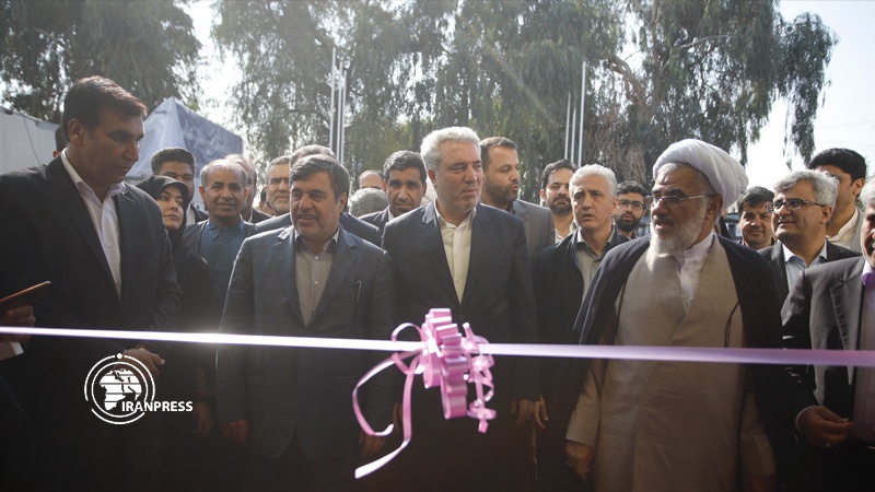 Iranpress: وزير التراث الثقافي يفتتح معرض بندرعباس للصناعات اليدوية 