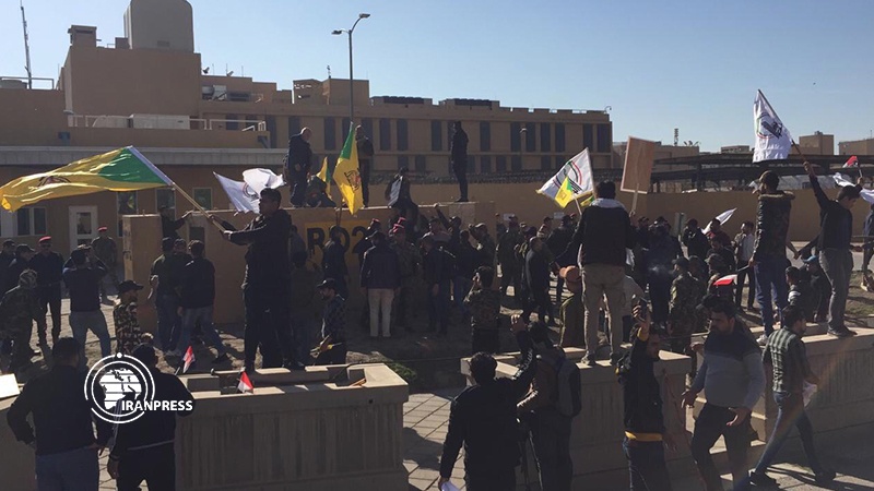 Iranpress: المحتجون يطالبون بطرد القوات الأمريكية من العراق + فيديو