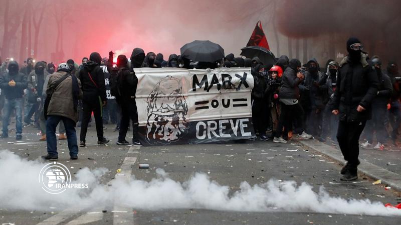 Protesters march in Paris on Thursday, December 5, 2019, to protest the government\'s pension reform plan. PHOTO: by Euronews