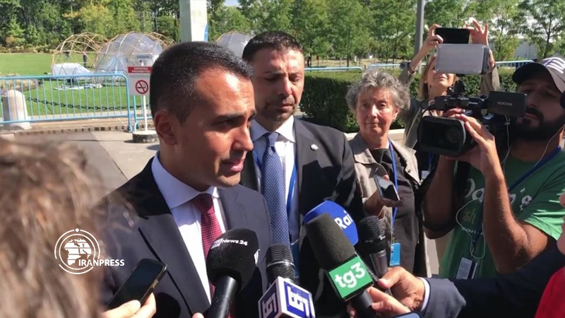 Iranpress: وزير الخارجية الإيطالي يجتمع بالسراج وحفتر