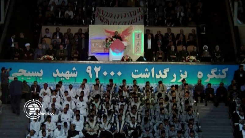 Iranpress: Commemoration of 92 thousand Basijis martyrs held in Tehran