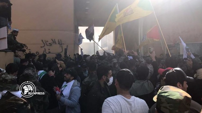 Iranpress: ارتفاع عدد جرحى احتجاجات السفارة الأميركية في بغداد 