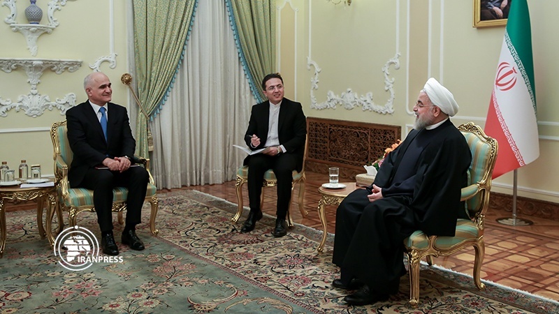 Iranpress: روحاني: نتطلع إلى إقامة علاقات إيجابية مع باكو