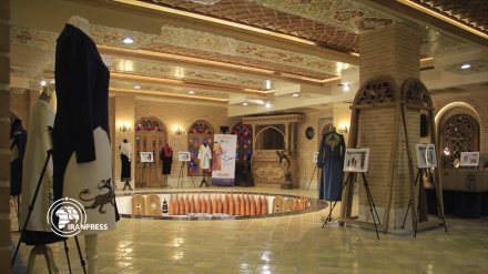 معرض الأزياء التقليدية في أصفهان
