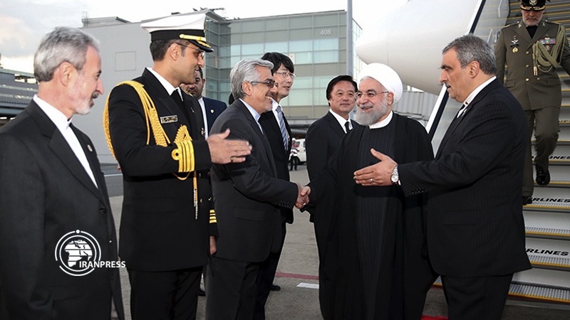 Iranpress: روحاني يصل إلى طوكيو