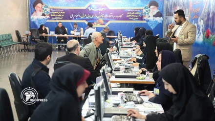 تسجيل 789 مرشحًا في اليوم الأول من تسجيل مرشحي الانتخابات البرلمانية الإيرانية 