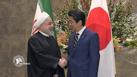 Japan's PM officially welcomes pres. Rouhani