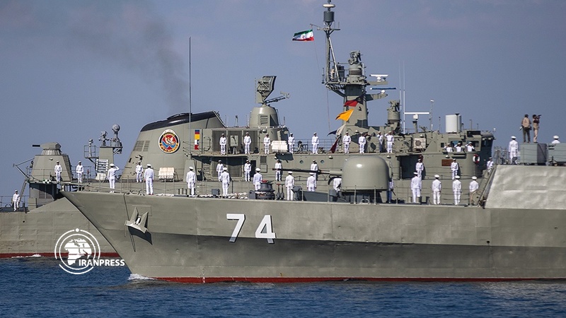 Iranpress: اختتام المناورات البحرية المشتركة بين إيران وروسيا والصين 