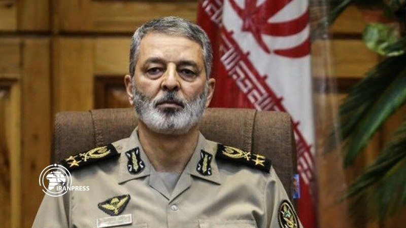 Iranpress: إيران تتحدى أعداءها بقدراتها الدفاعية