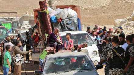 Hundreds of Syrian refugees return from Lebanon & Jordan
