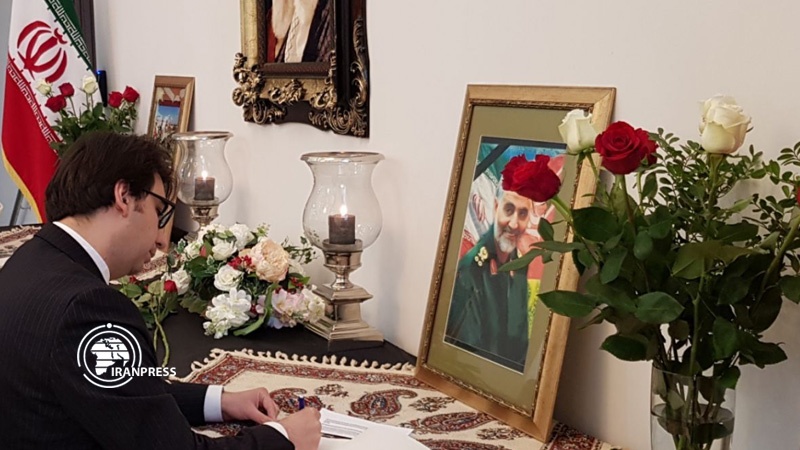 Iranpress: Photo: Commemoration of Lt.Gen. Soleimani at Iran