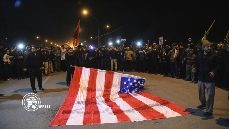 Photo: Iranian pay homage to Lt.Gen Soleimani and show their anger against US terrorist act in Qom